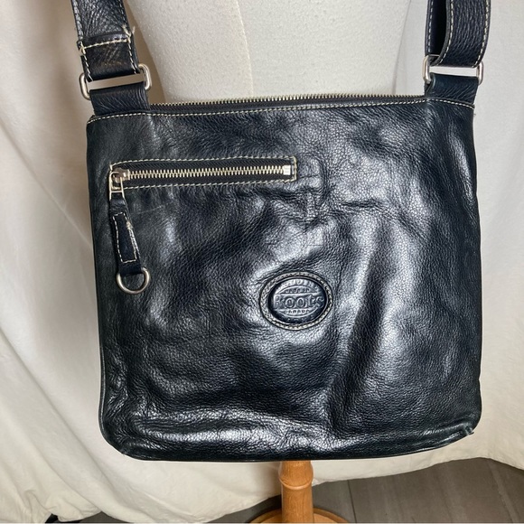 Roots leather crossbody - Picture 2 of 8